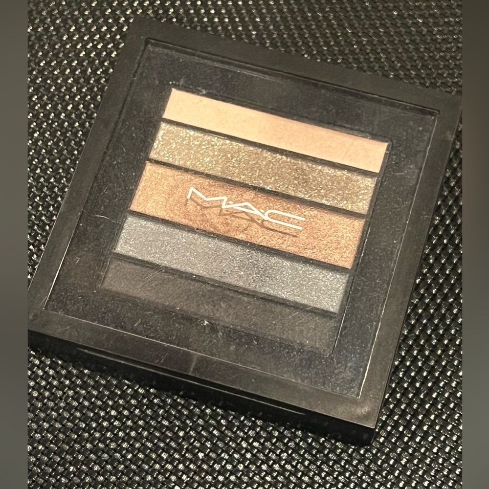 MAC Cosmetics - Smokelux Veluxe Pearlfusion eyeshadow palette